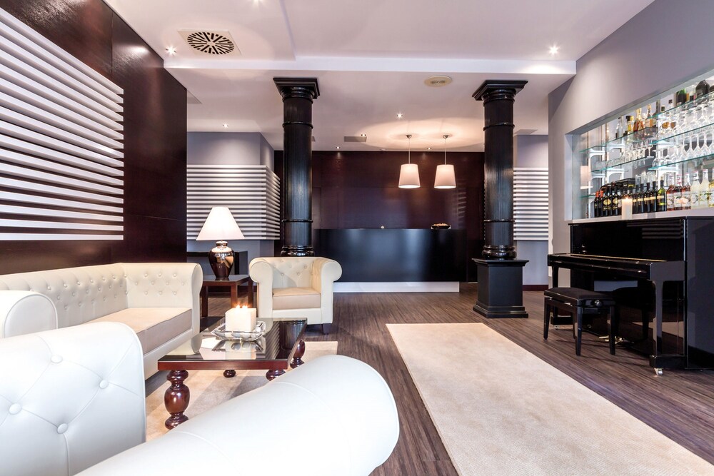 Hotel Bar