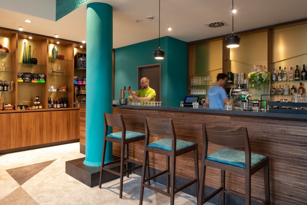 Hotel Bar