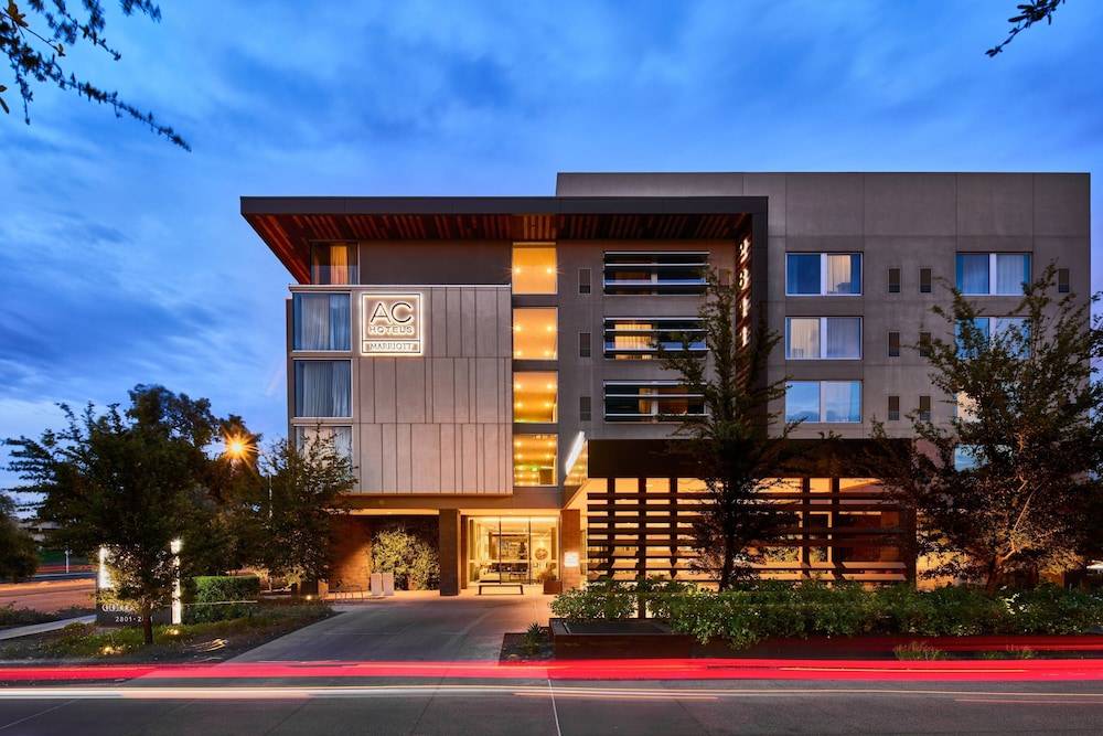 AC Hotel by Marriott Phoenix Biltmore - featured photo
