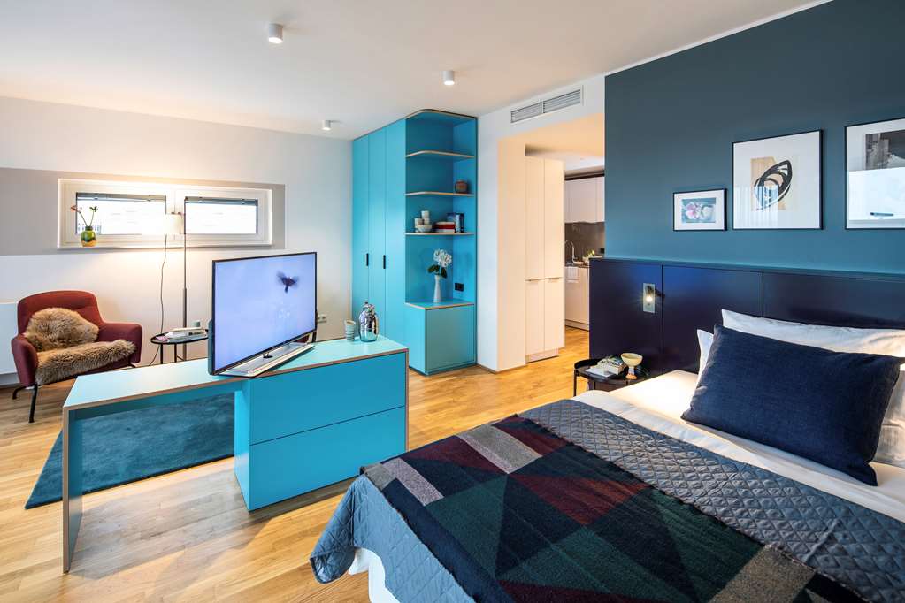 Executive Business Single Studio