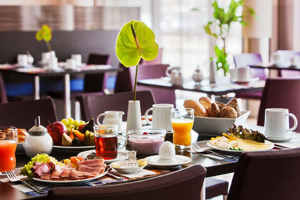 IntercityHotel Mannheim, Germany - Breakfast