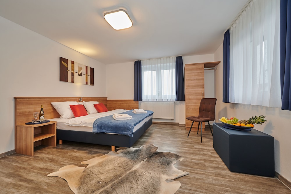 Sunny Hotel