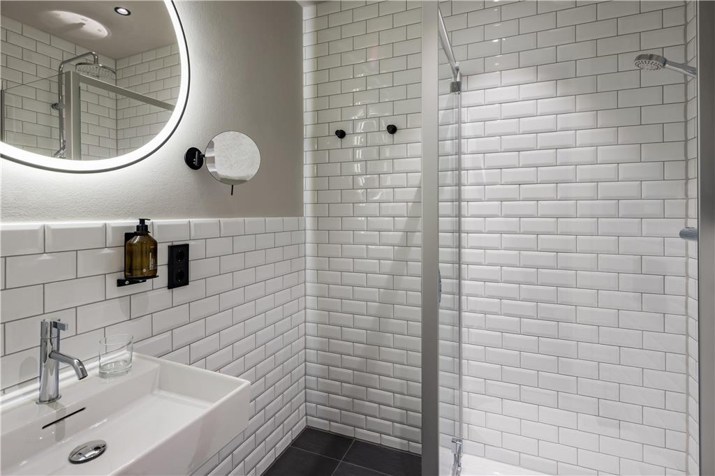 hotel amano dusseldorf bathroom