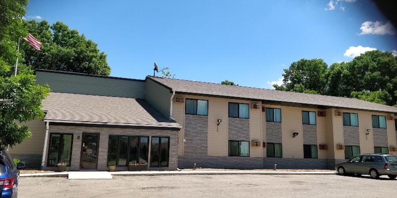 Waconia Inn and Suites - photo 3