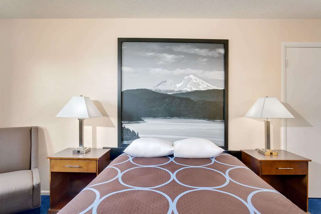 Super 8 by Wyndham Alturas - photo 4
