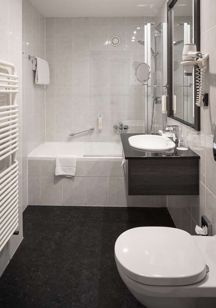 Bathroom Standard and Comfort room_TOP Hotel Chemnitzer Hof Chemnitz