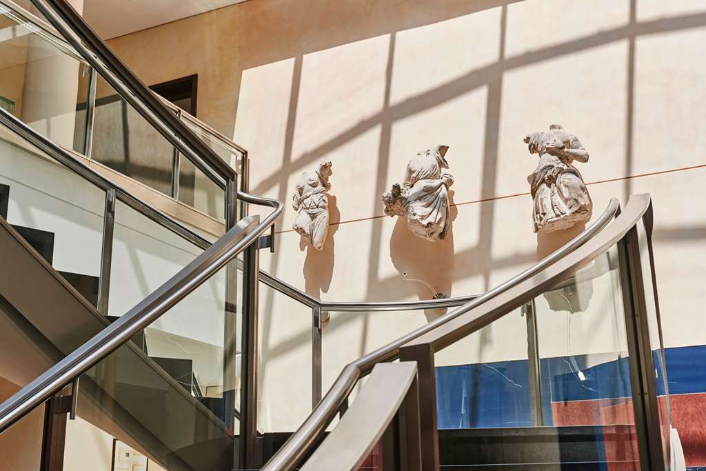 Steigenberger Hotel De Saxe, Dresden, Germany - lobby