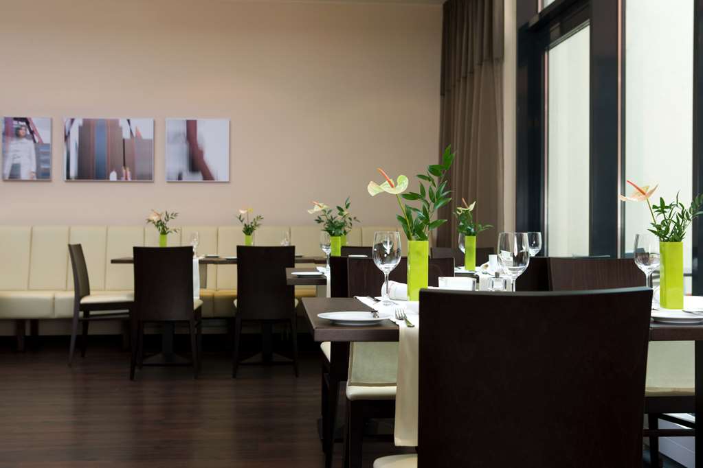 IntercityHotel Essen, Germany, restaurant