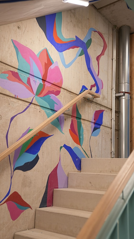 Handrails in hallways