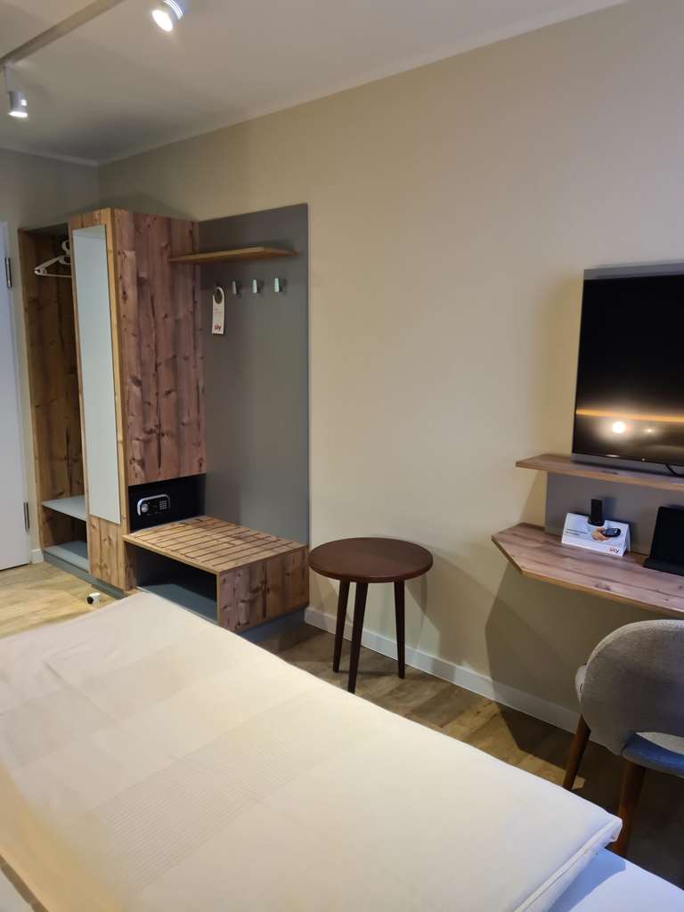 Single room side house