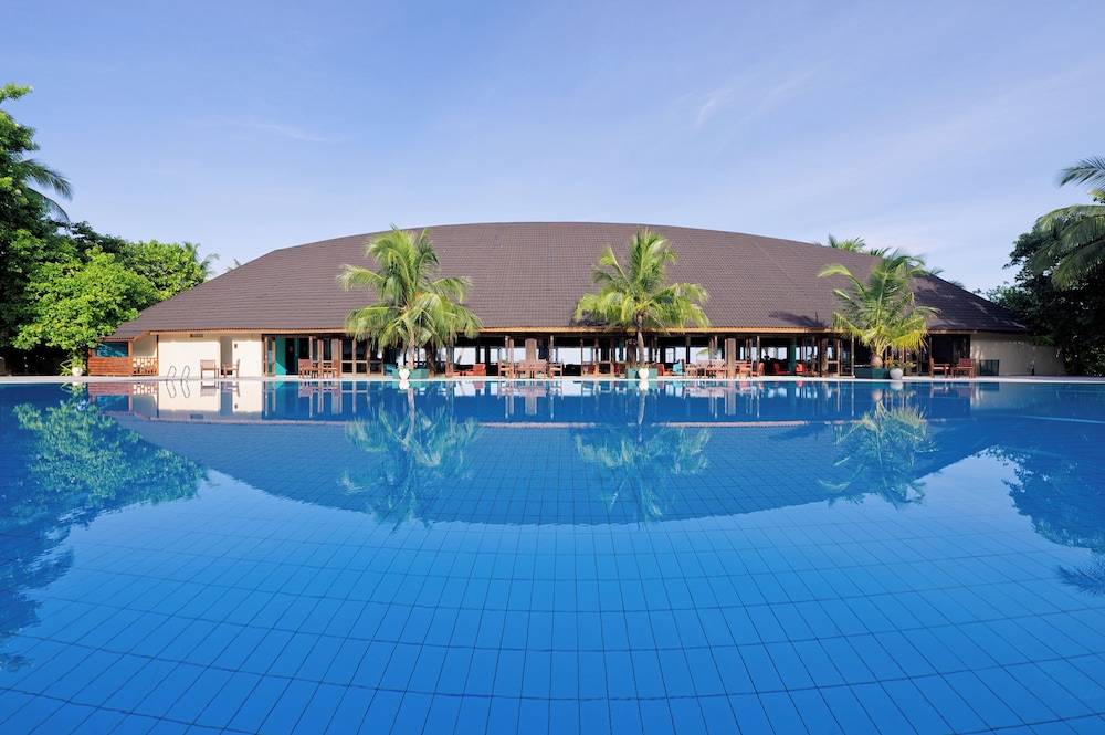 Poolside bar