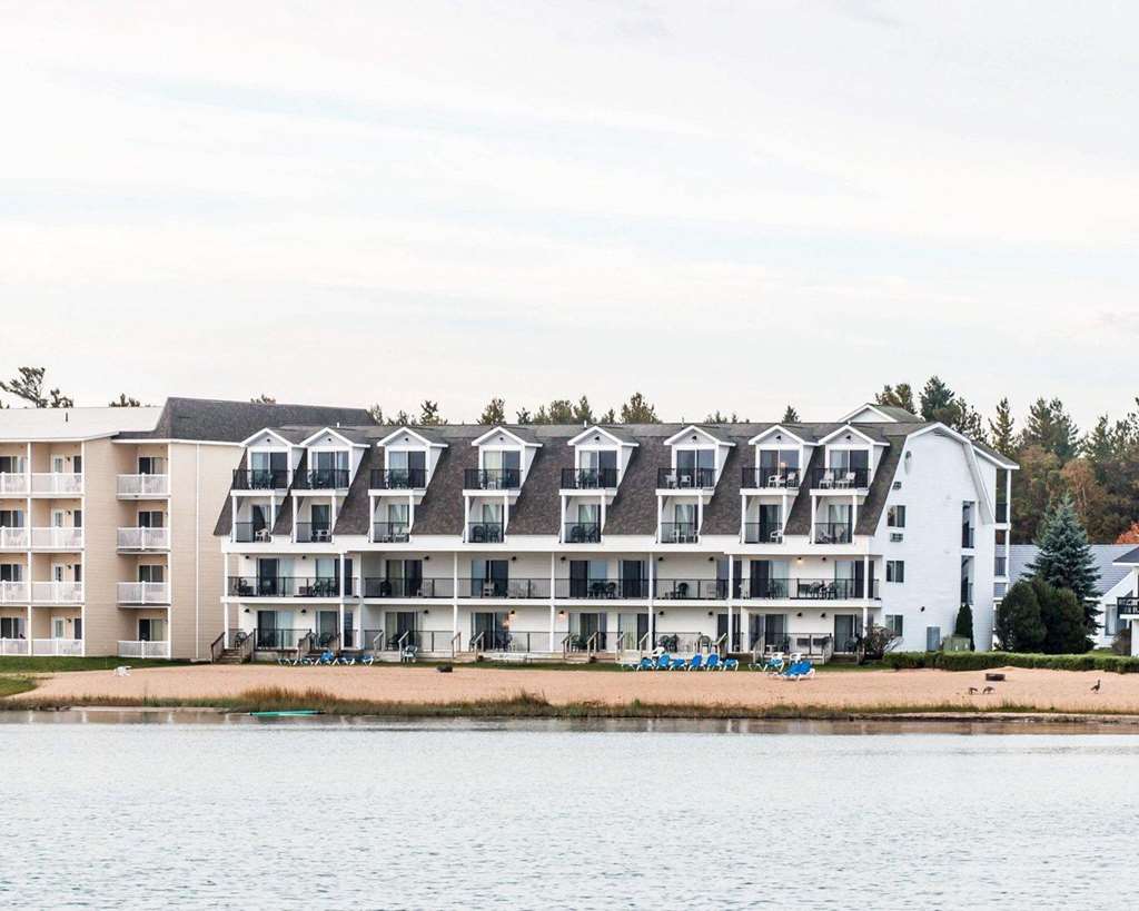 Quality Inn & Suites Beachfront - featured photo