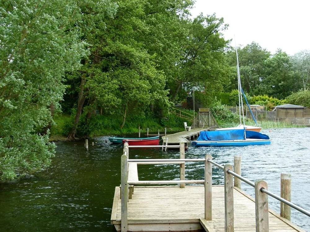Dock