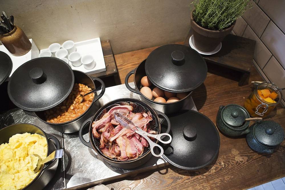 Breakfast buffet