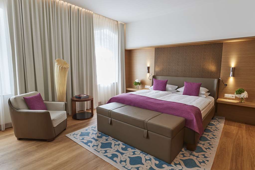KIMUC1_Grand Deluxe Room_1.jpg