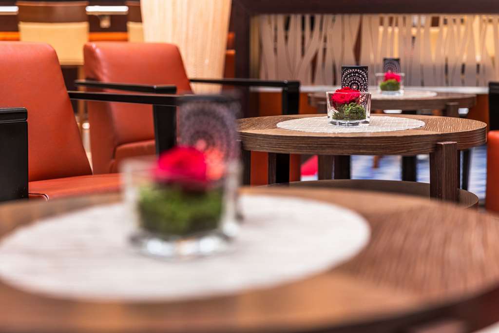 Steigenberger Hotel De Saxe, Dresden, Germany - bar/lounge