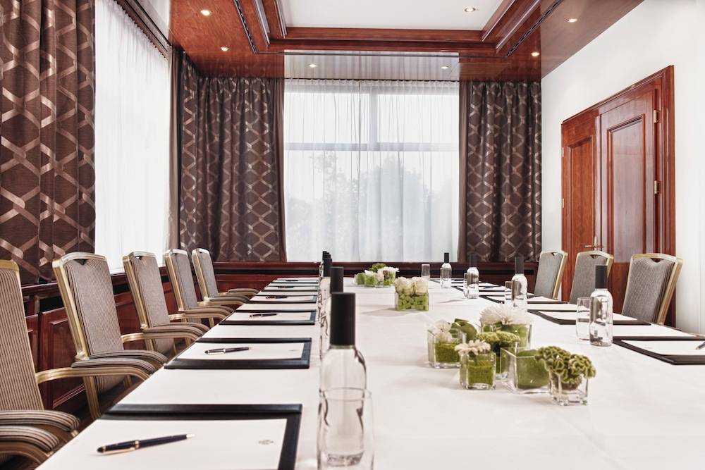 Meeting facility
