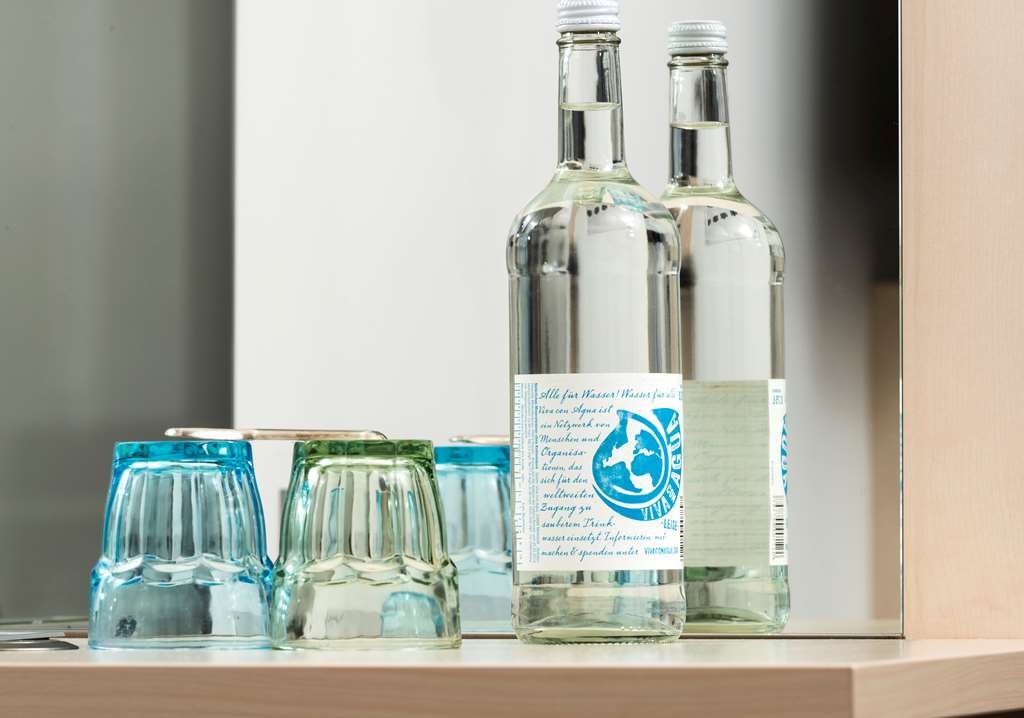 Scandic Berlin Kurfu rstendamm Room Standard TR FF Detail Water Amenity