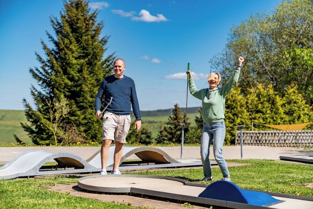 Mini-golf