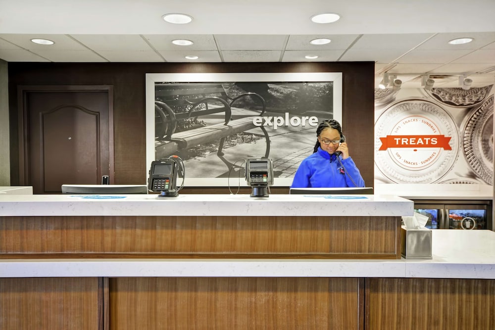 Hampton Inn & Suites Columbus Easton Area - photo 3