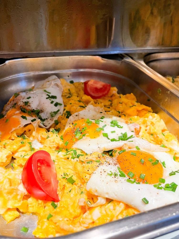 Breakfast buffet