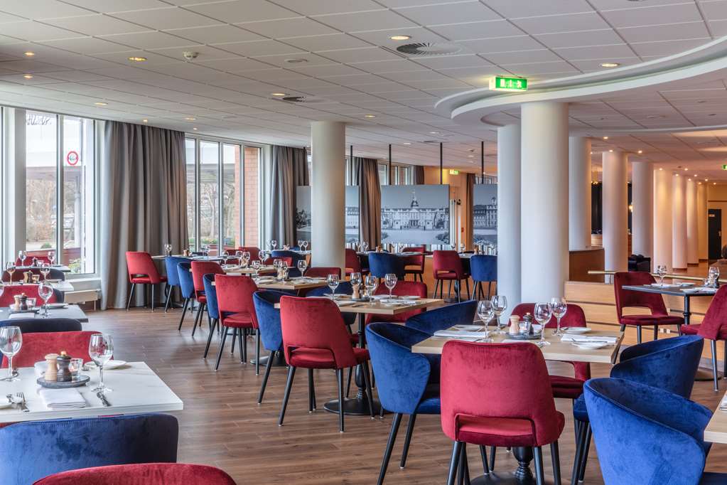 Bistro for lunch and dinner