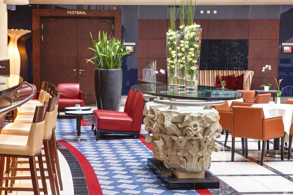 Steigenberger Hotel De Saxe, Dresden, Germany - Bar