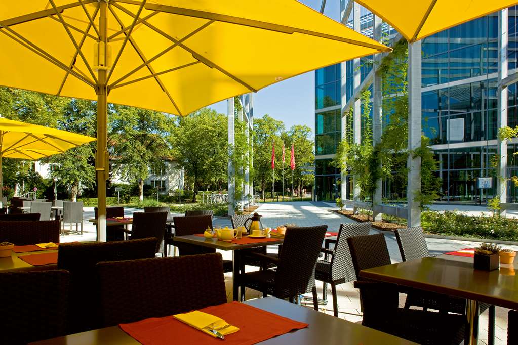 BER Terrasse Fruehstueck