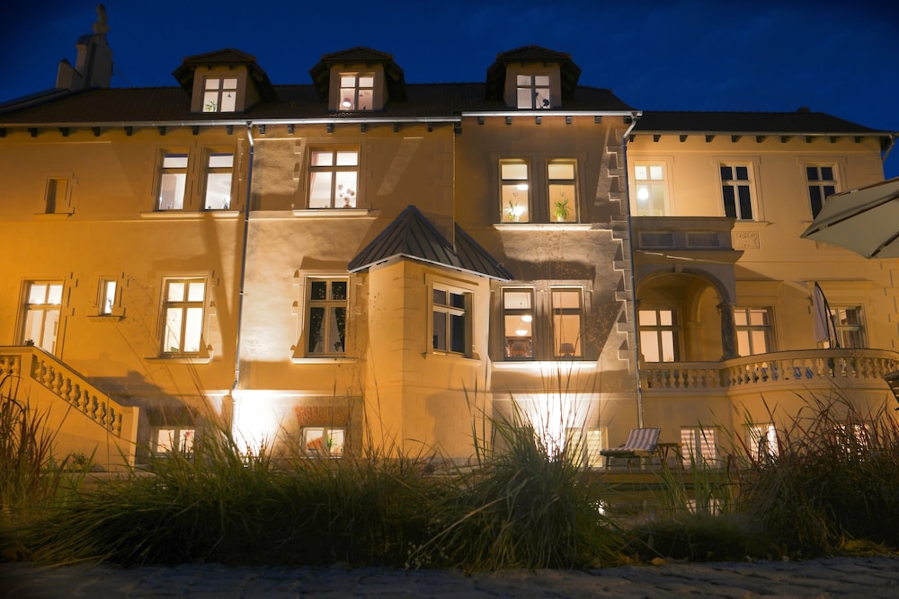 Front of property - evening/night