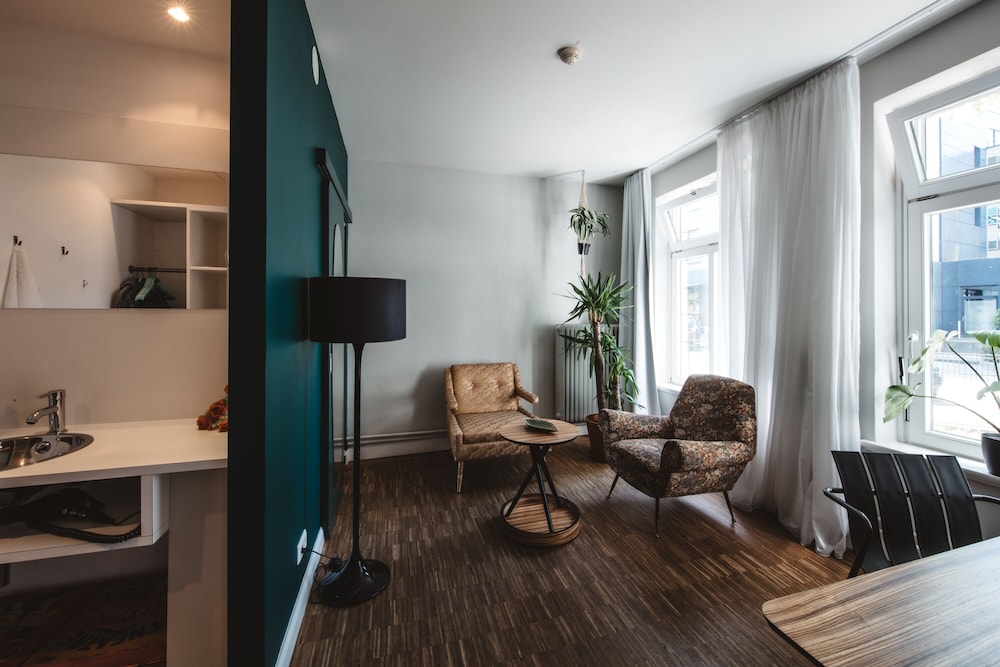 Room amenity