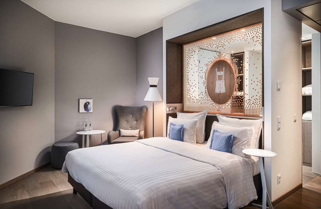 Steigenberger Hotel Muenchen/Munich, Germany - Guest Room