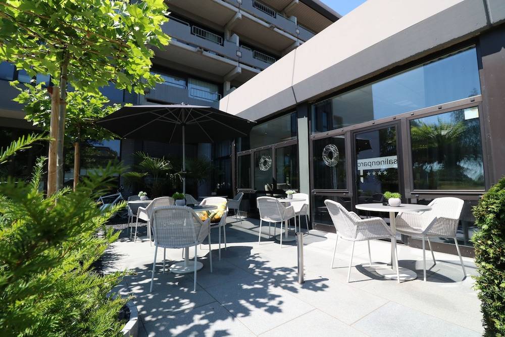 Sundeck