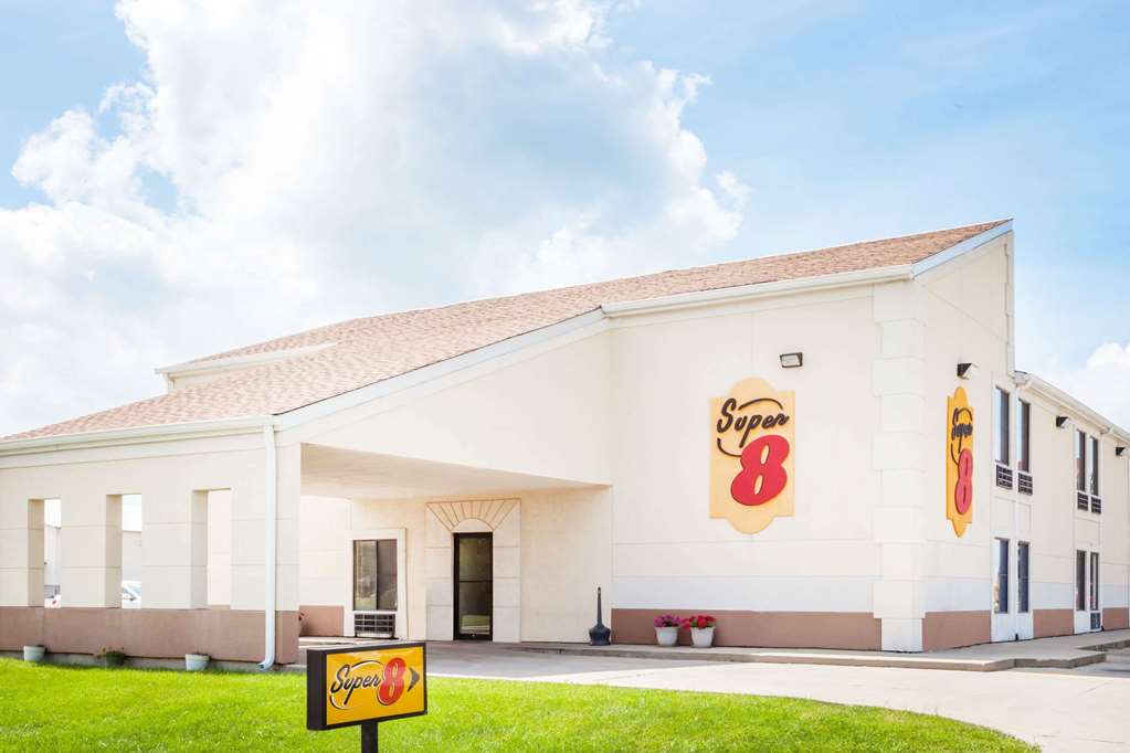 Super 8 by Wyndham Lincoln - featured photo
