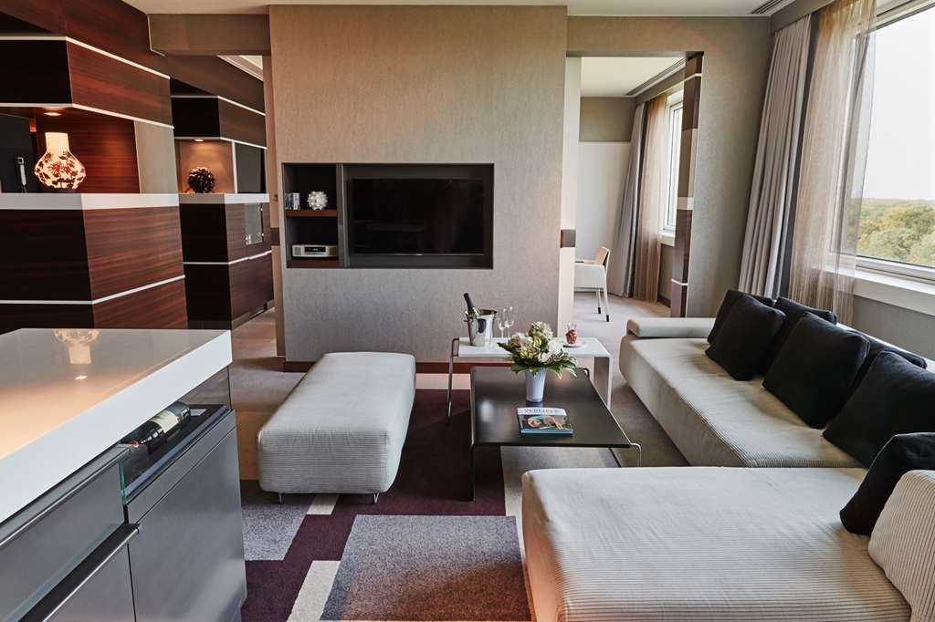 Steigenberger Airport Hotel, Frankfurt, Germany - Presidential Suite, Living Room