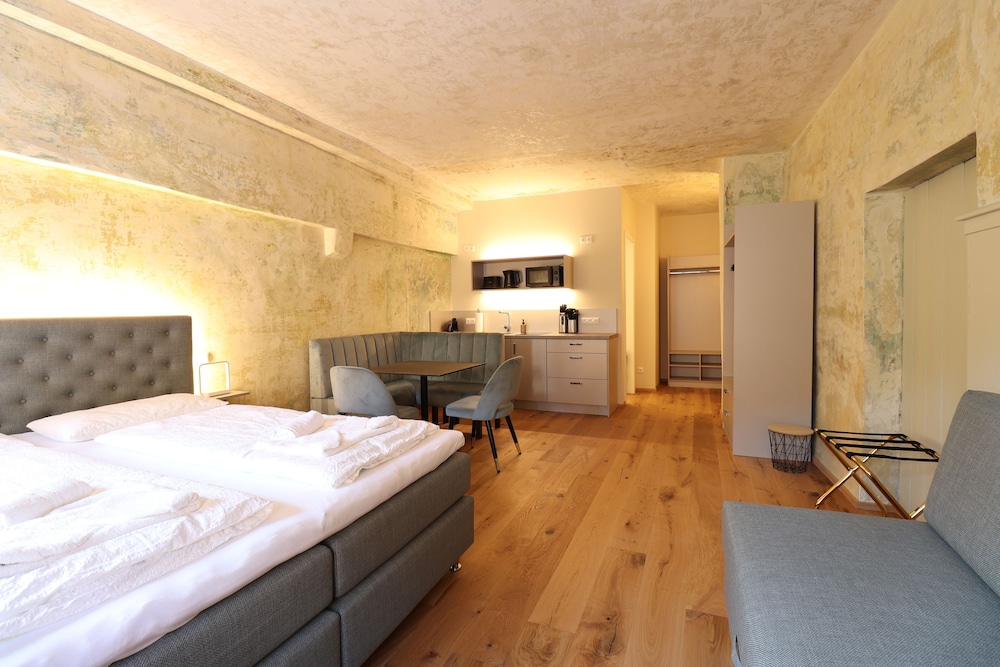 Fischer Boardinghouse