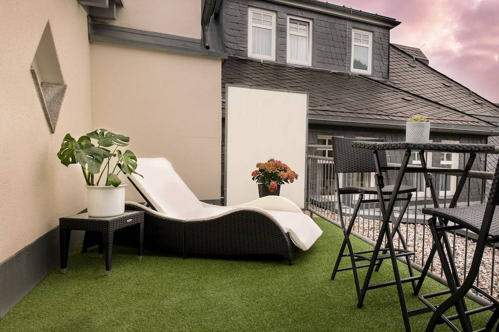 Sundeck
