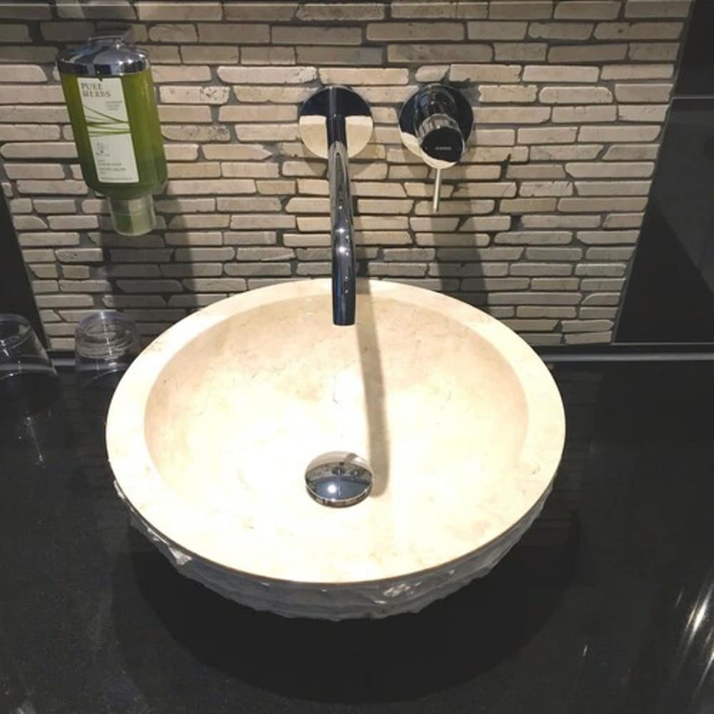 Bathroom sink