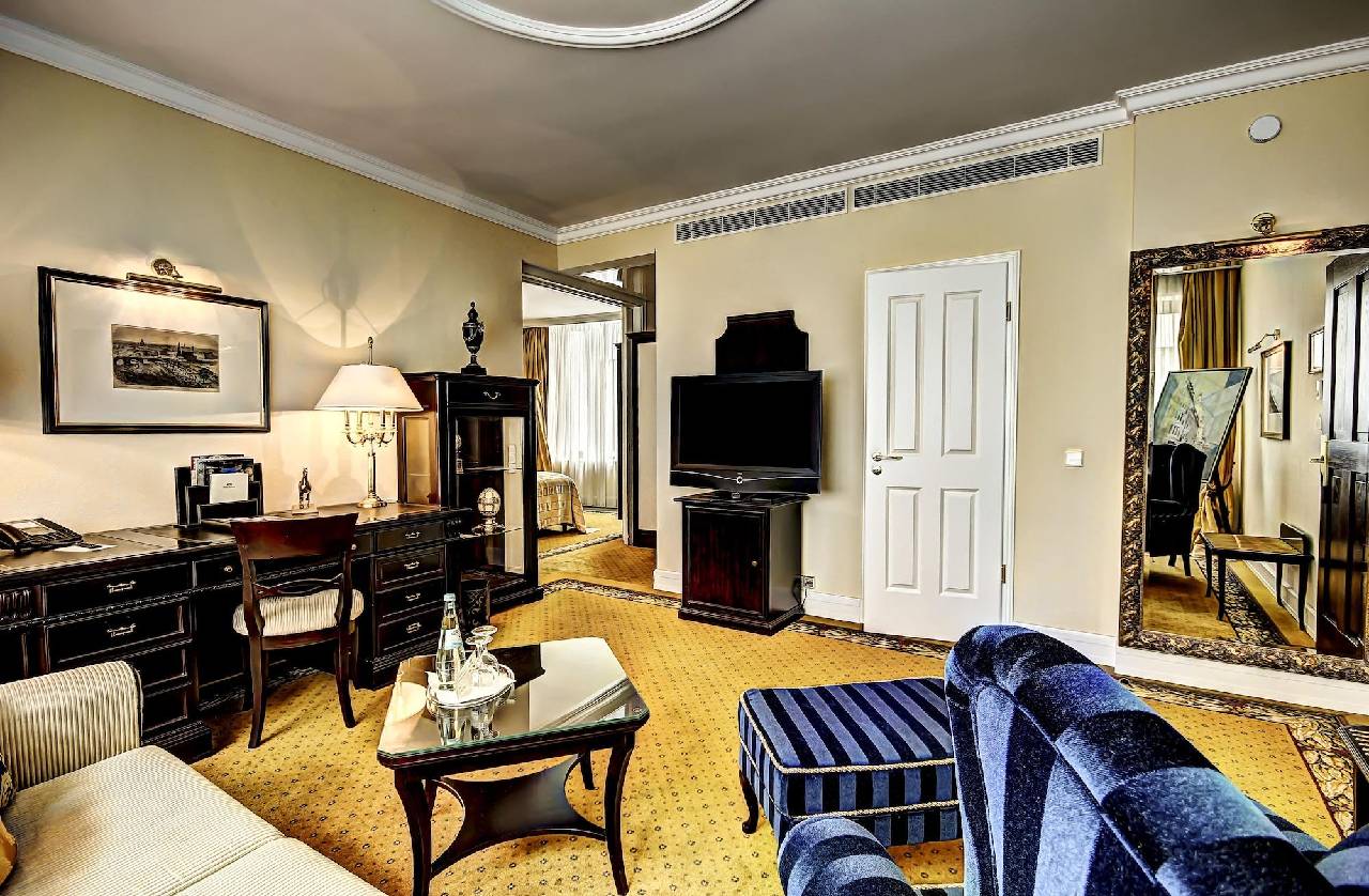 Guest room