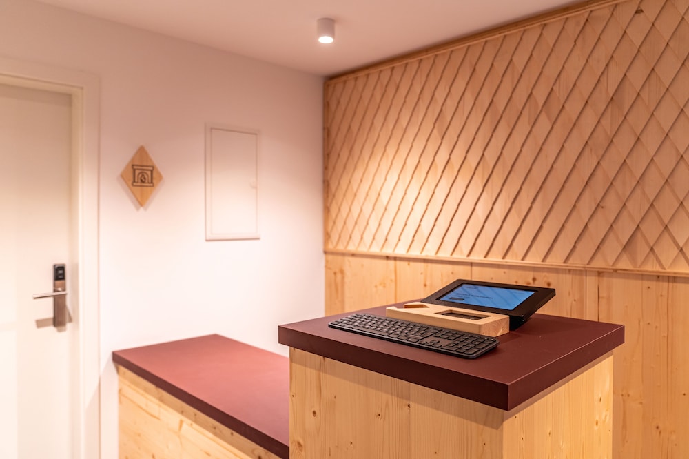 Check-in/check-out kiosk