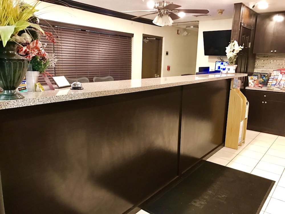 Budget Host Inn - photo 3