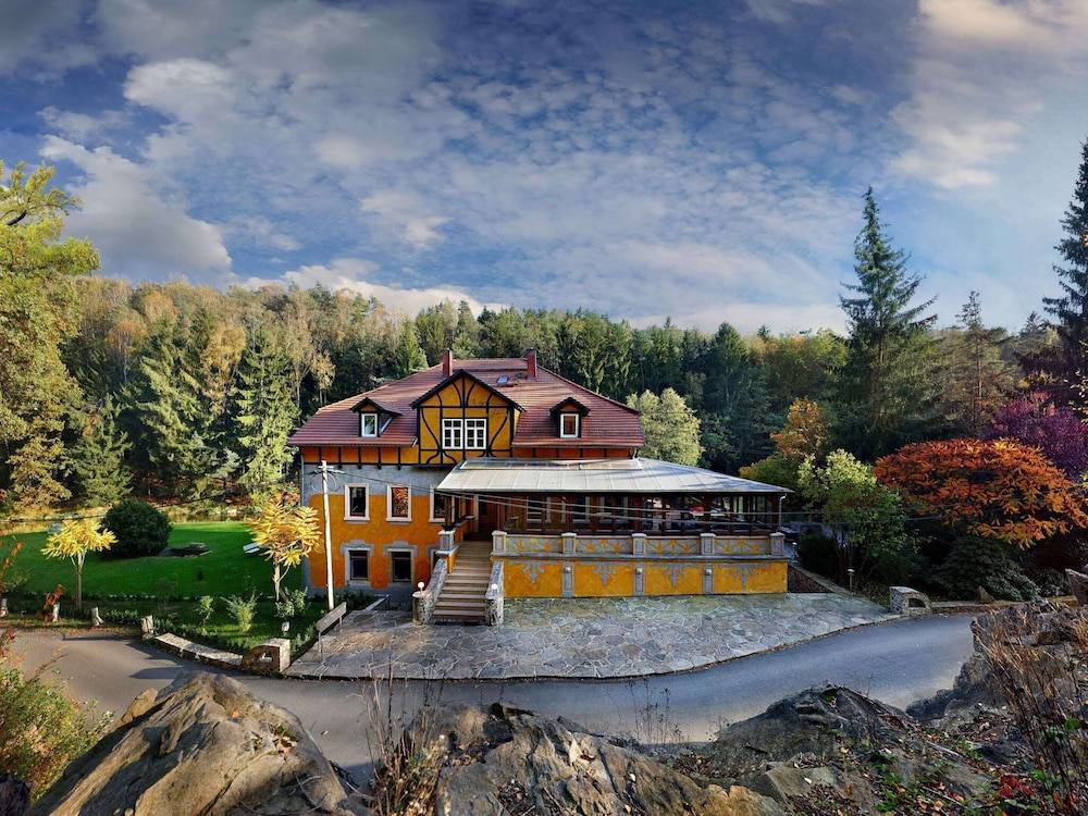 Exclusive Apartment in an art Nouveau Villa