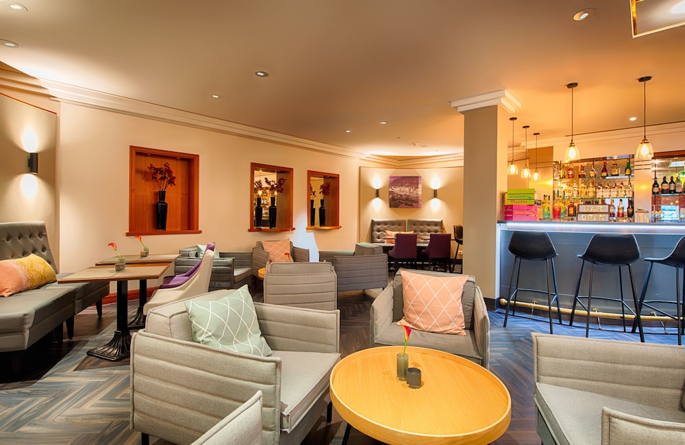 Hotel Bar
