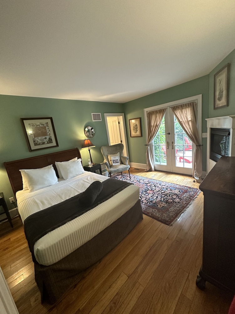 Buttermilk Falls Inn - photo 5