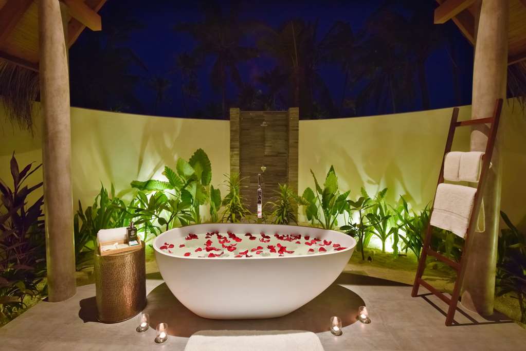 BATHROOM Pool Beach Villa Sunset