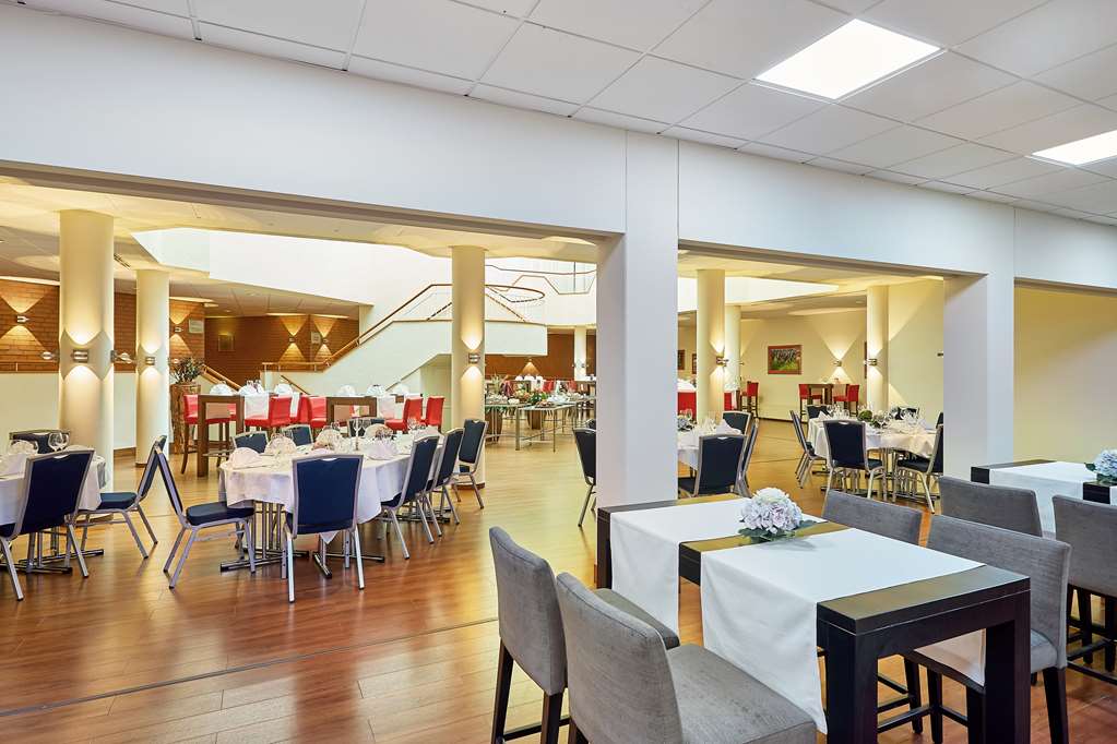 Atrium - mixed seating
