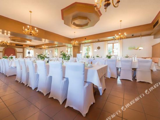Hotel Interior/Public Areas