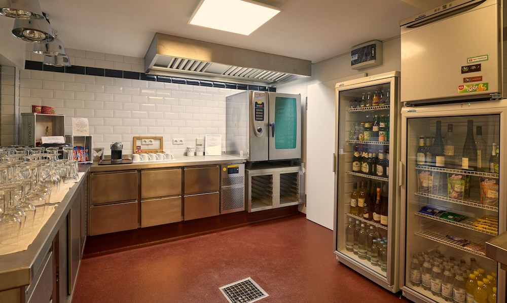 Snack bar