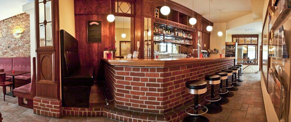 Hotel Bar