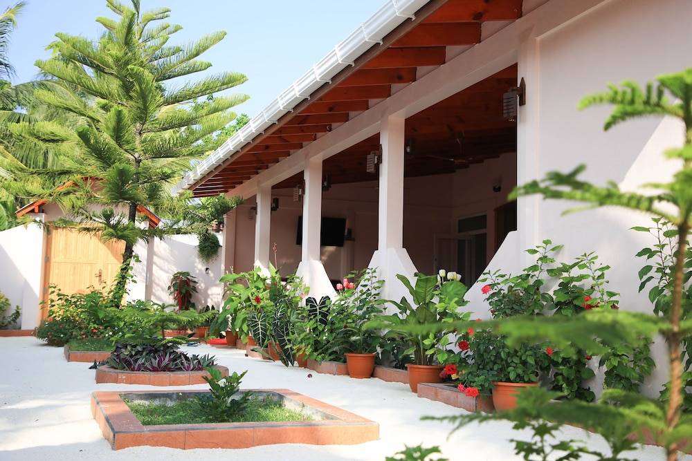 Evila Inn Thoddoo