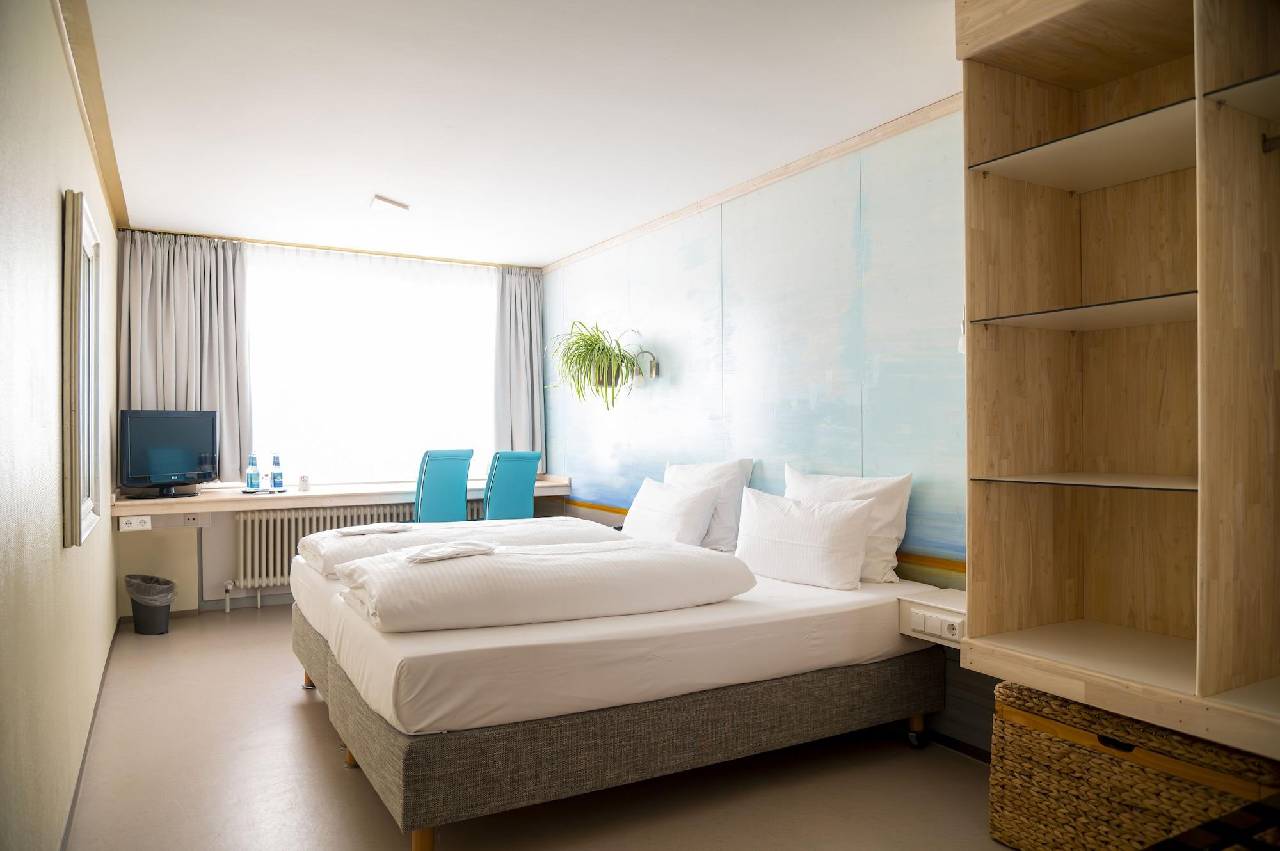 Guest room